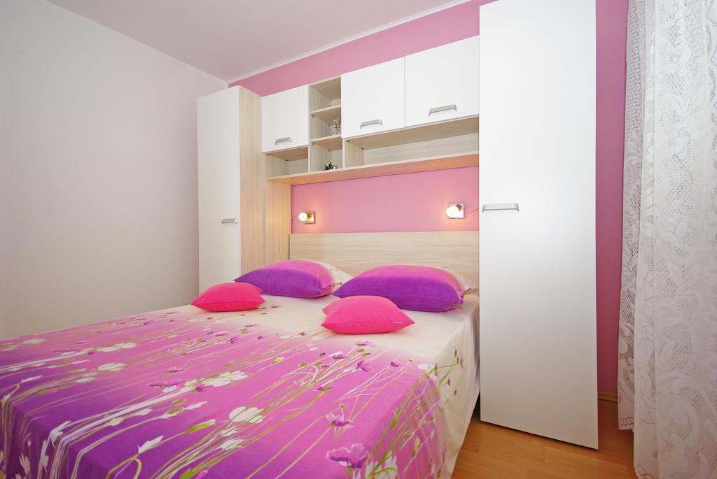 Apartments Senka Макарска Экстерьер фото